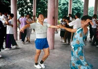 深圳股市在线,1992年深圳股市市值最高为多少