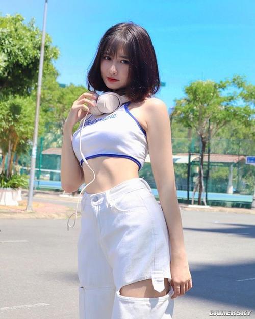 越南嫩模风靡网络：时尚与美丽并存的绝美小姐姐