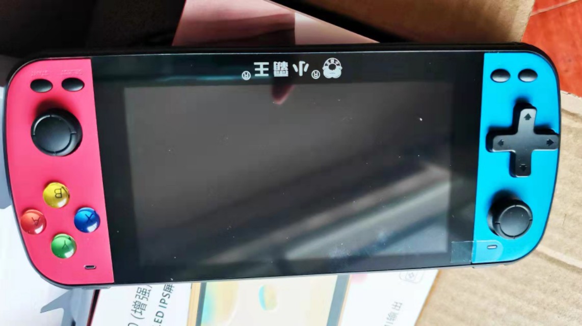 小霸王Q900游戏机_山寨PSP体验评测_小霸王游戏模拟器下载