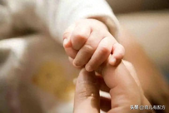 宝宝手部发展_精细动作训练_大拇哥手指游戏