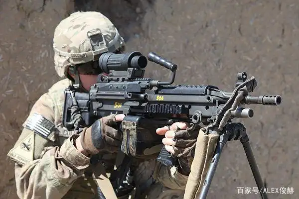 重机枪游戏_M249历史发展_M249班用机枪