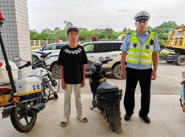 爷爷报警举报孙子飙车，交警出动调查无证驾驶