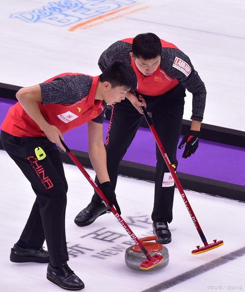 冰壶比赛里“哈哈哈”是什么意思？快速擦冰揭秘