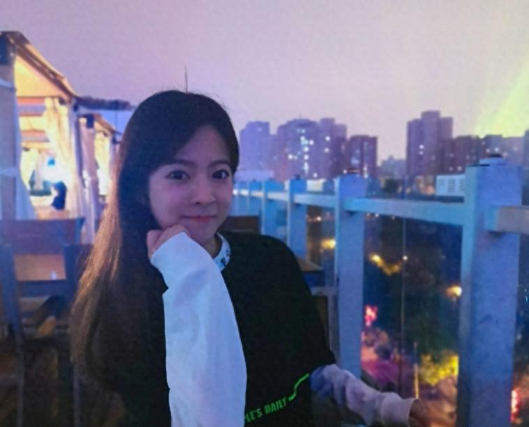 lol游戏解说排行榜_LOL一笔姐 解说能力提升 女性解说发展