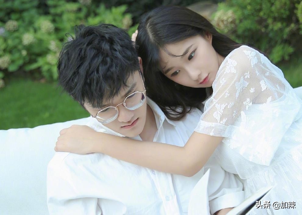 戚蓝尹游戏直播间_若风结婚 新闻_若风夫妇 英雄联盟手游 宣传片