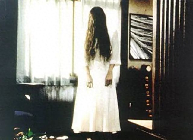 玩招魂游戏然后_恐怖片女鬼形象分析_恐怖片女鬼数量多