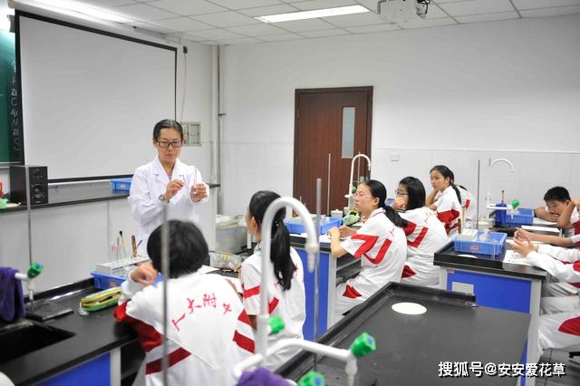 小学英语游戏课堂_小学英语教学游戏_英语课堂分组PK游戏