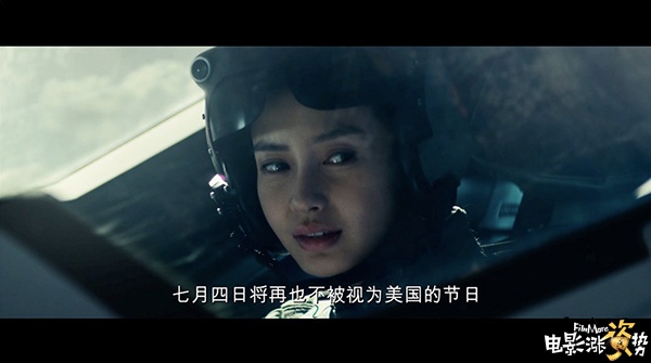 爱丽丝梦游仙境2游戏_爱丽丝梦游仙境2 蒂姆波顿 詹姆斯博宾