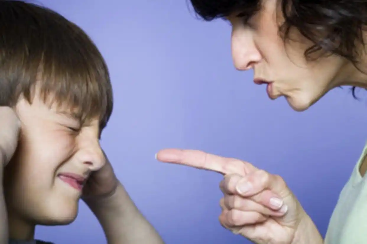 青少年游戏成瘾_自我暗示 游戏_家长不当管教