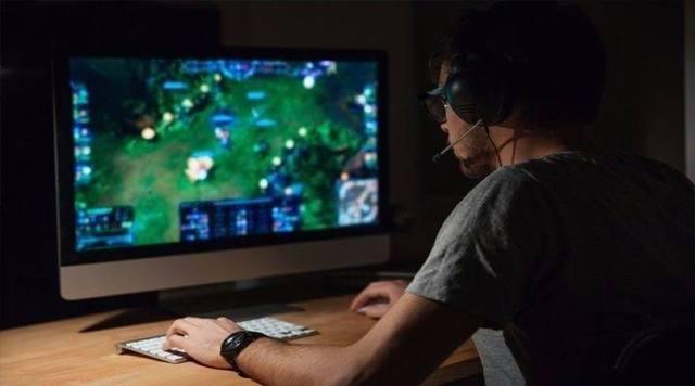 开网店赚钱游戏_游戏代练市场规模_职业代练辛苦程度