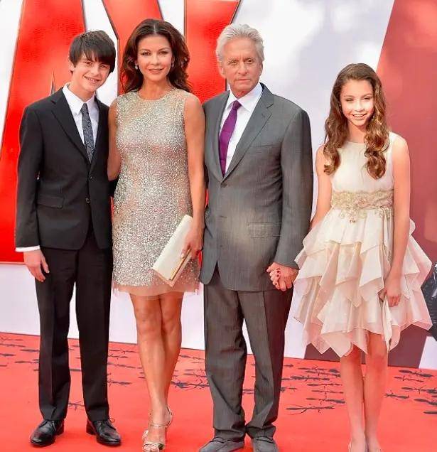 罗伯特麦克贝克弗吉尼演技_偷天陷阱乔恩阿米尔导演_偷天陷阱 游戏