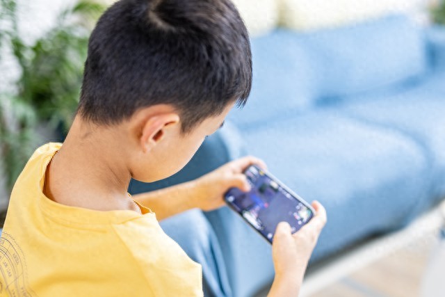 手机游戏成瘾家庭教育方法_小学生游戏惩罚措施_孩子沉迷手机游戏怎么办