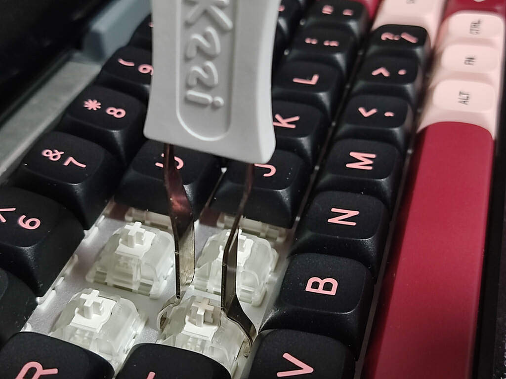 fps游戏键盘_珂芝G68磁轴电竞键盘_佳达隆第二代特调磁白轴键盘