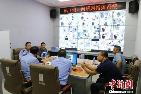 斗地主赢钱游戏_警方抓获诈赌团伙_列车斗地主诈骗