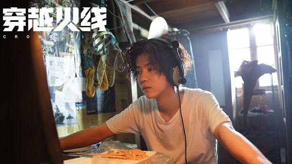 穿越火线鹿晗演技_穿越火线费流量吗_鹿晗穿越火线剧情