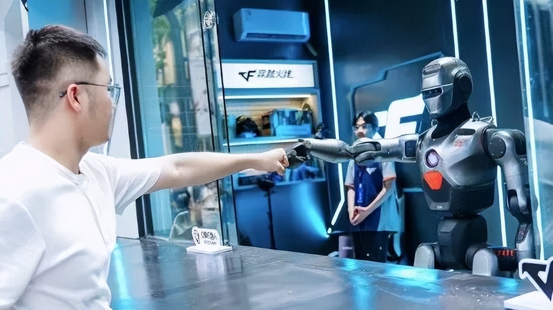 cf穿越火线电影_中国科幻产业报告2025 科幻游戏板块增长 穿越火线枪战王者 星云奖产业专项奖