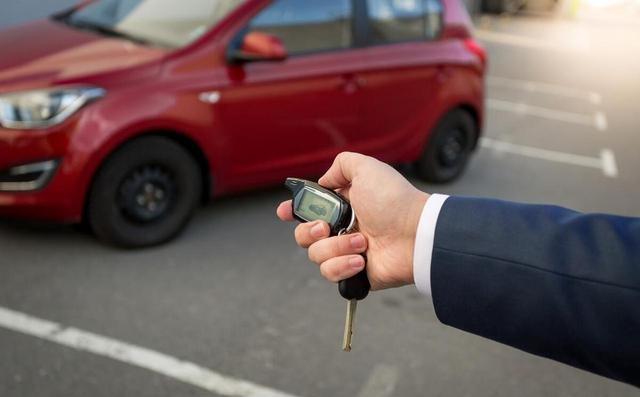 无钥匙启动车辆停驶后，若智能钥匙被拿走，车子会如何反应？-有驾