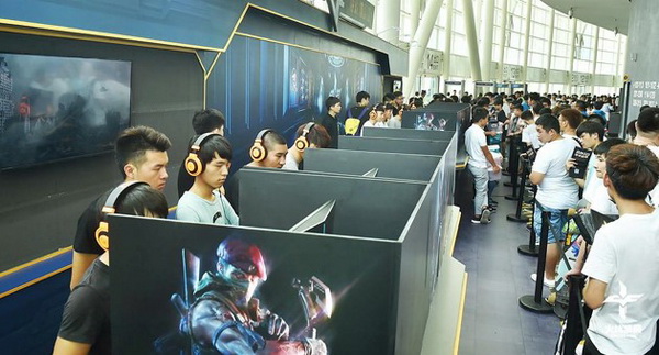 穿越火线“火力无止境” 国民枪战游戏这十年