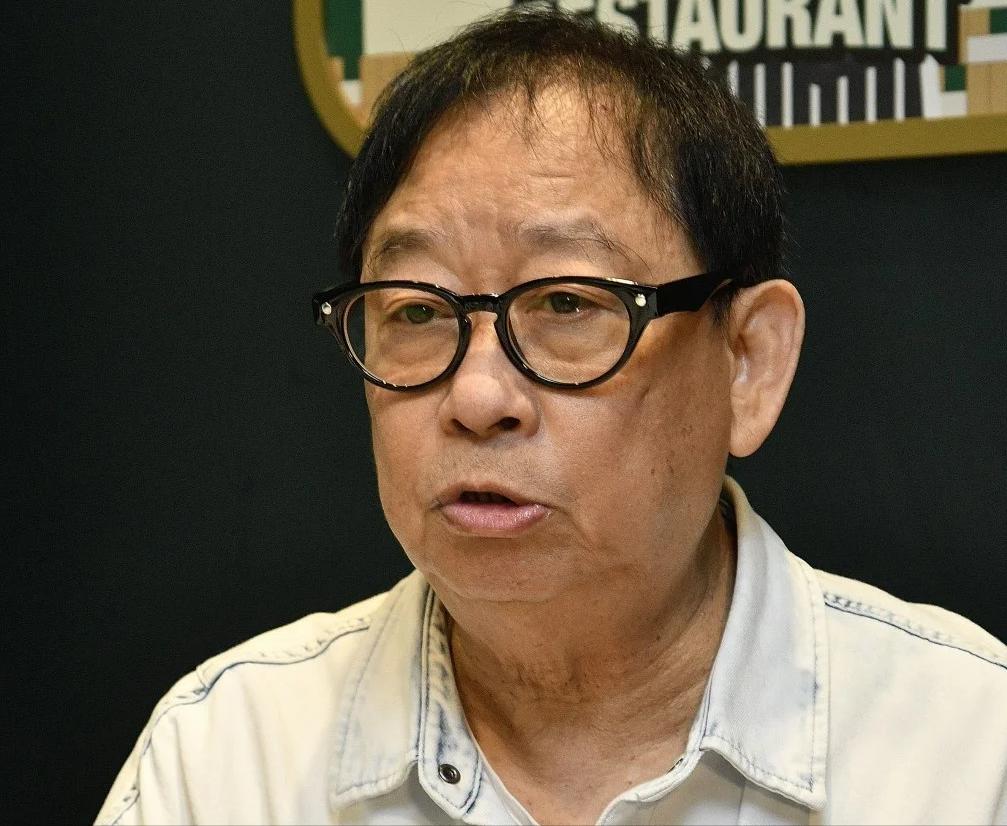 突发！香港知名演员受病魔折磨身体抱恙，因儿子啃老不敢退休