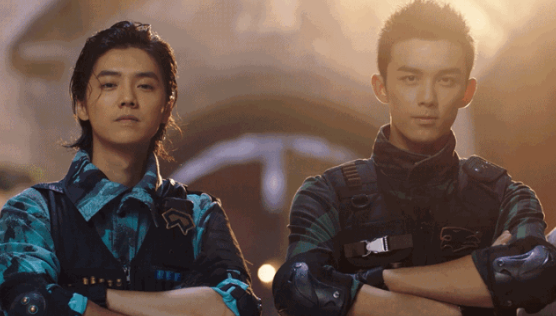 穿越火线电竞剧口碑分析_英雄联盟和穿越火线哪个好玩_鹿晗吴磊演技突破