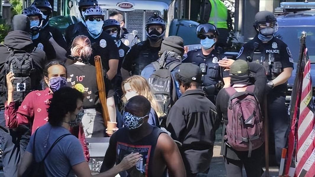 西雅图女子丧尸事件_现实中会不会有丧尸_丧尸视频真相