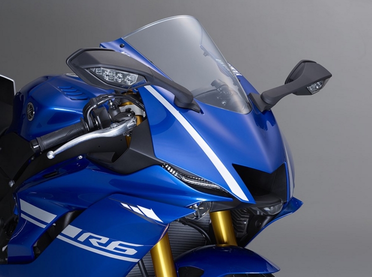 YAMAHA 新一代YZF-R6，帅气的实力派，价格也是惊人啊