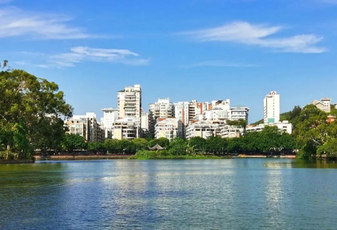 中国最好的避暑城市：7月均温21°C，气候养人，住过就不想走