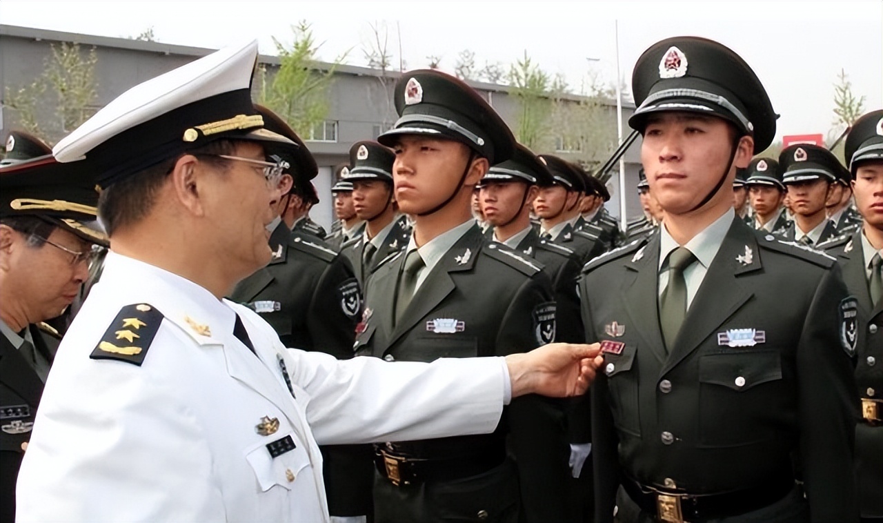 穿越火线荣誉军衔_退役军衔保留条件_永久军衔