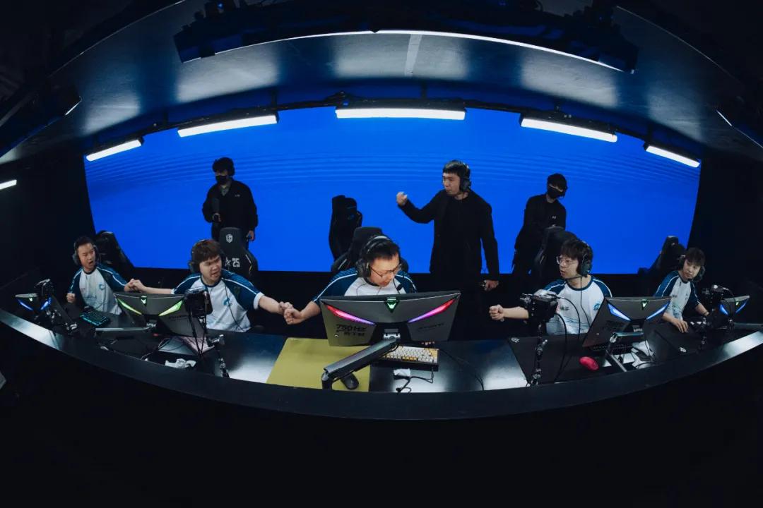 CF电竞体育化战略_穿越火线wcg比赛视频_CF电竞与传统体育跨界合作