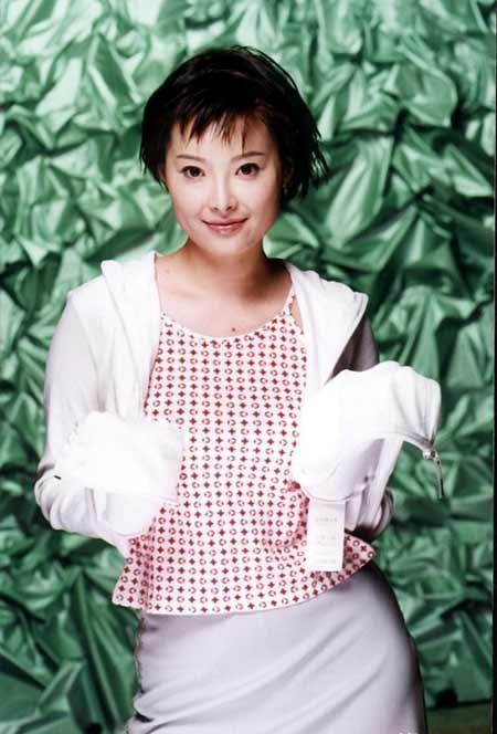 女星的潇洒爱情：6个男友，嫁过仨，做小三被人妻怒扇耳光