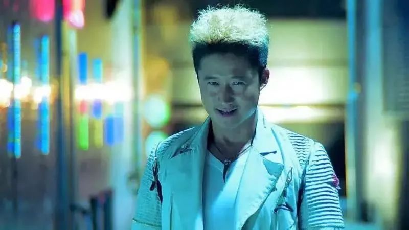 9年29部作品，被第七代导演点名“抢饭碗”，吴京的时代来了吗？