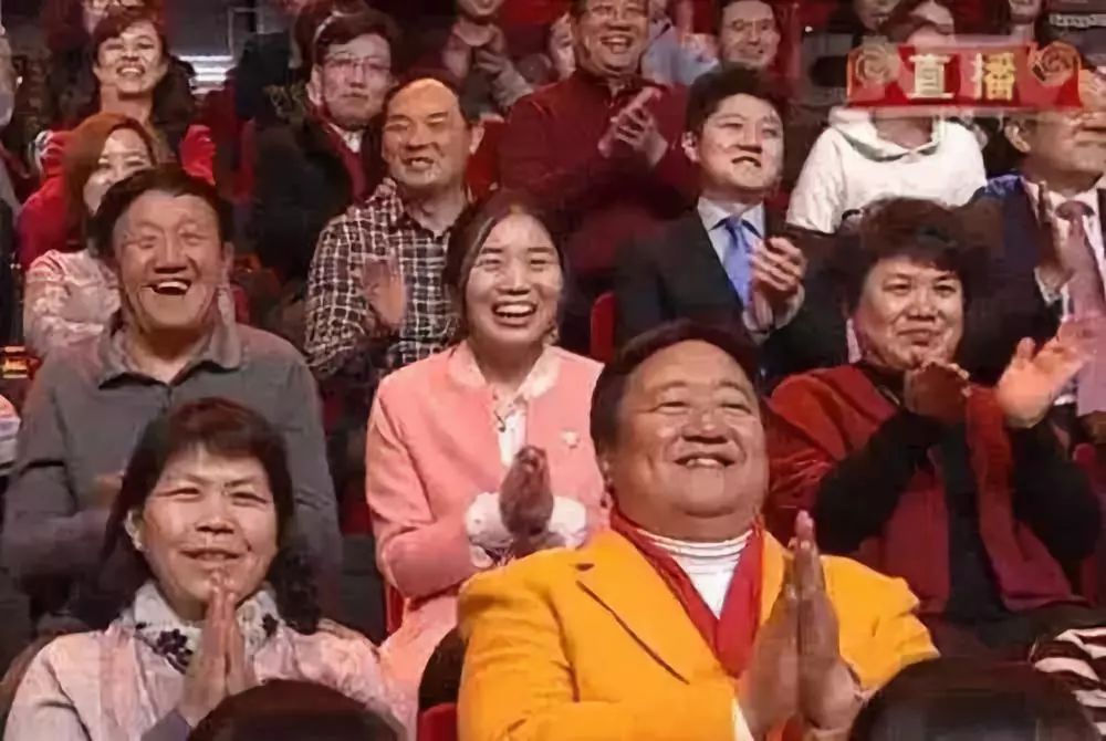 霸屏春晚19年的“笑脸哥”，今年没见着？原来……
