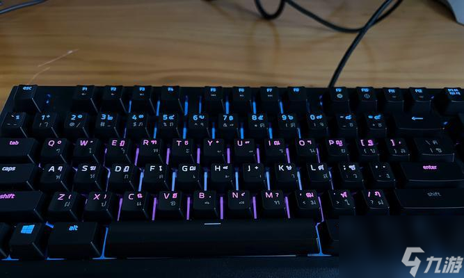 穿越火线短键盘亮度调节方法？