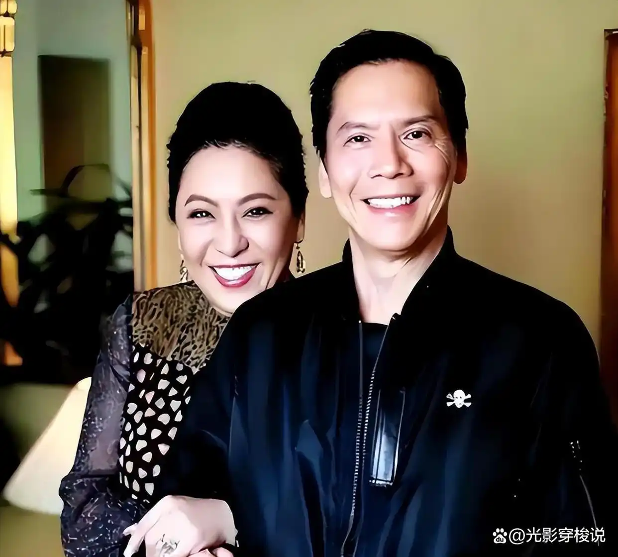 向华强大哥葬礼，大批反黑组警员布控，陈岚、向佐现身面露哀色