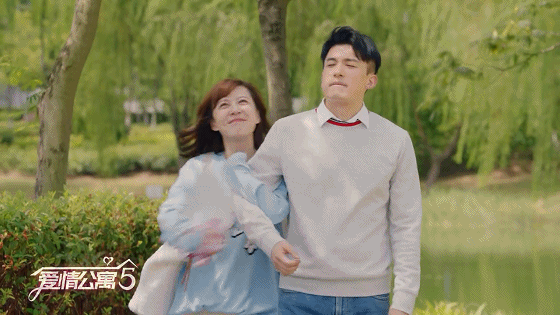 《爱情公寓5》近期播出，客串嘉宾阵容豪华，张伟老婆惊艳亮相