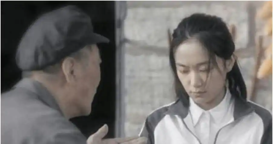 2002年，山东老汉因女儿拒绝为弟弟买房怒下杀手，直言：她该死