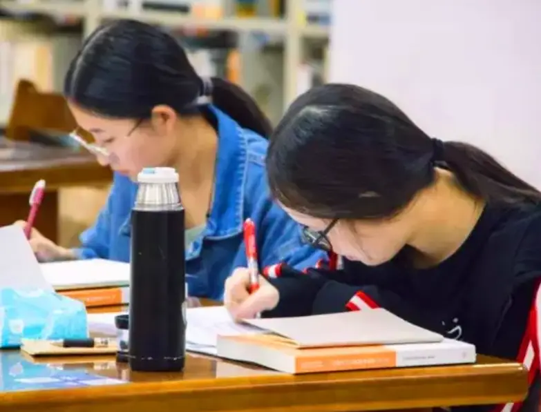 研究生分流退出机制落地：读懂政策核心，把握成长新机遇