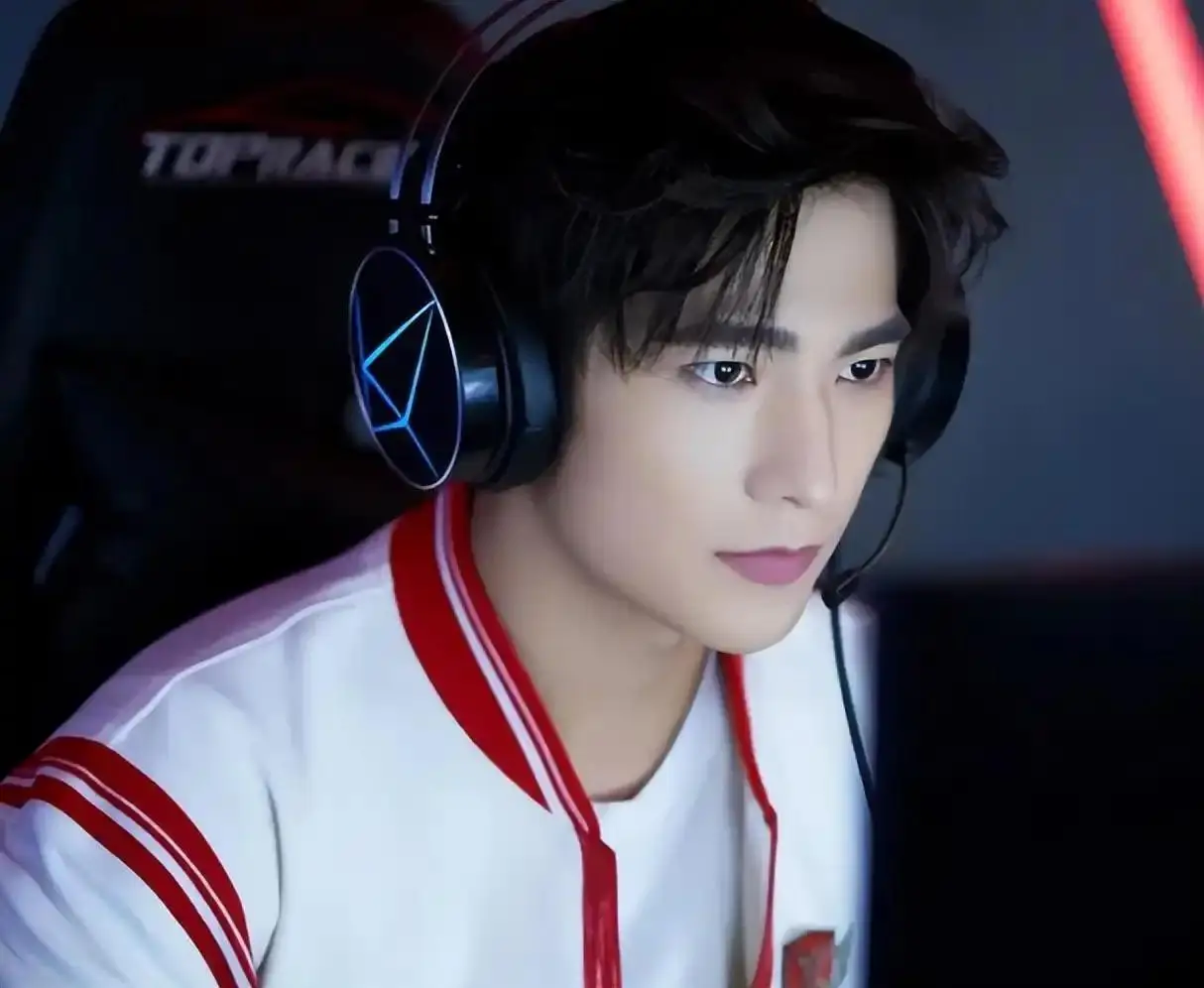 穿越火线之重回巅峰小说_重生穿越火线_重生之穿越火线电视剧世界