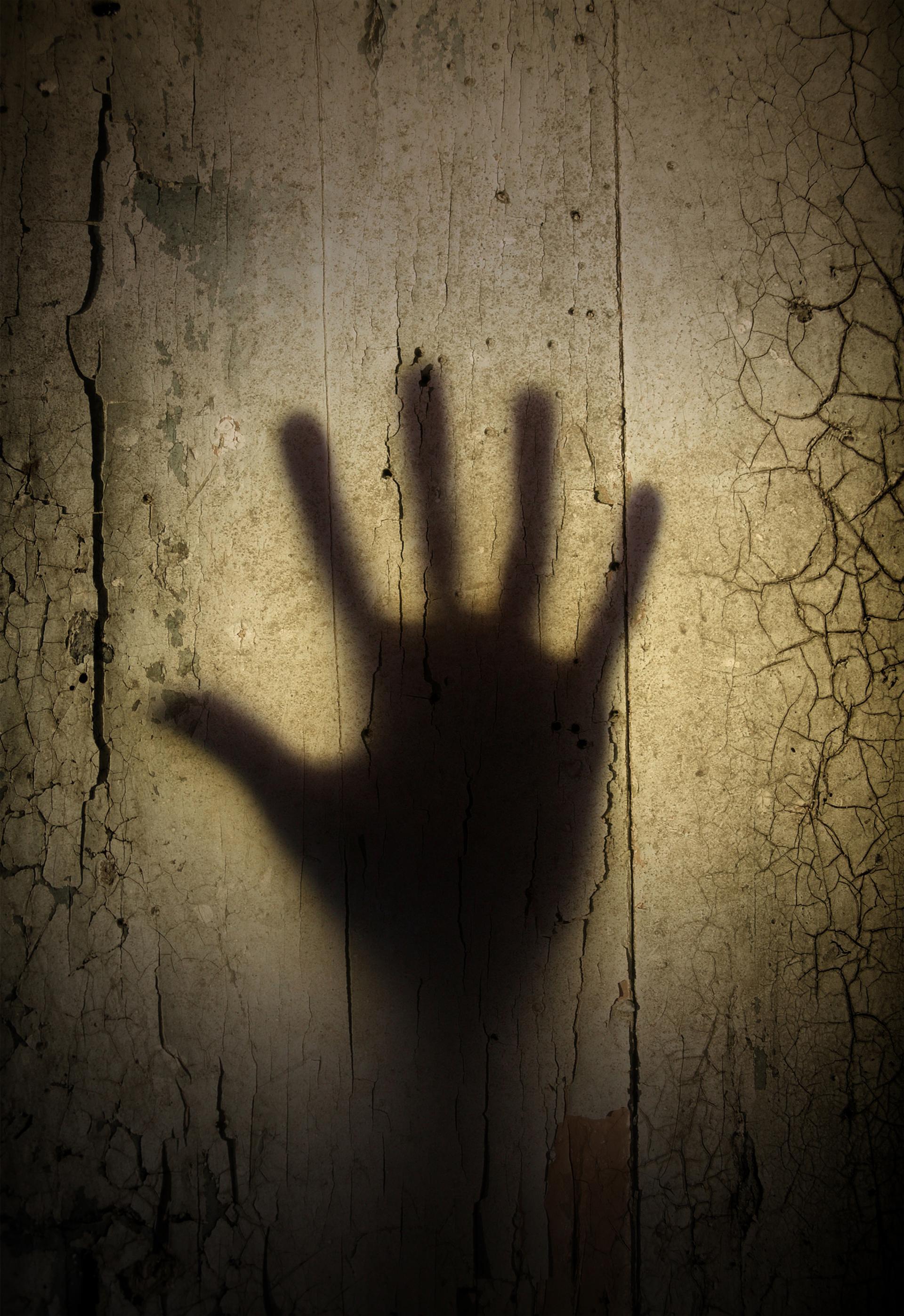 够胆你就进来：推荐你毛骨悚然的十部恐怖电影！不宜在孤单时观看