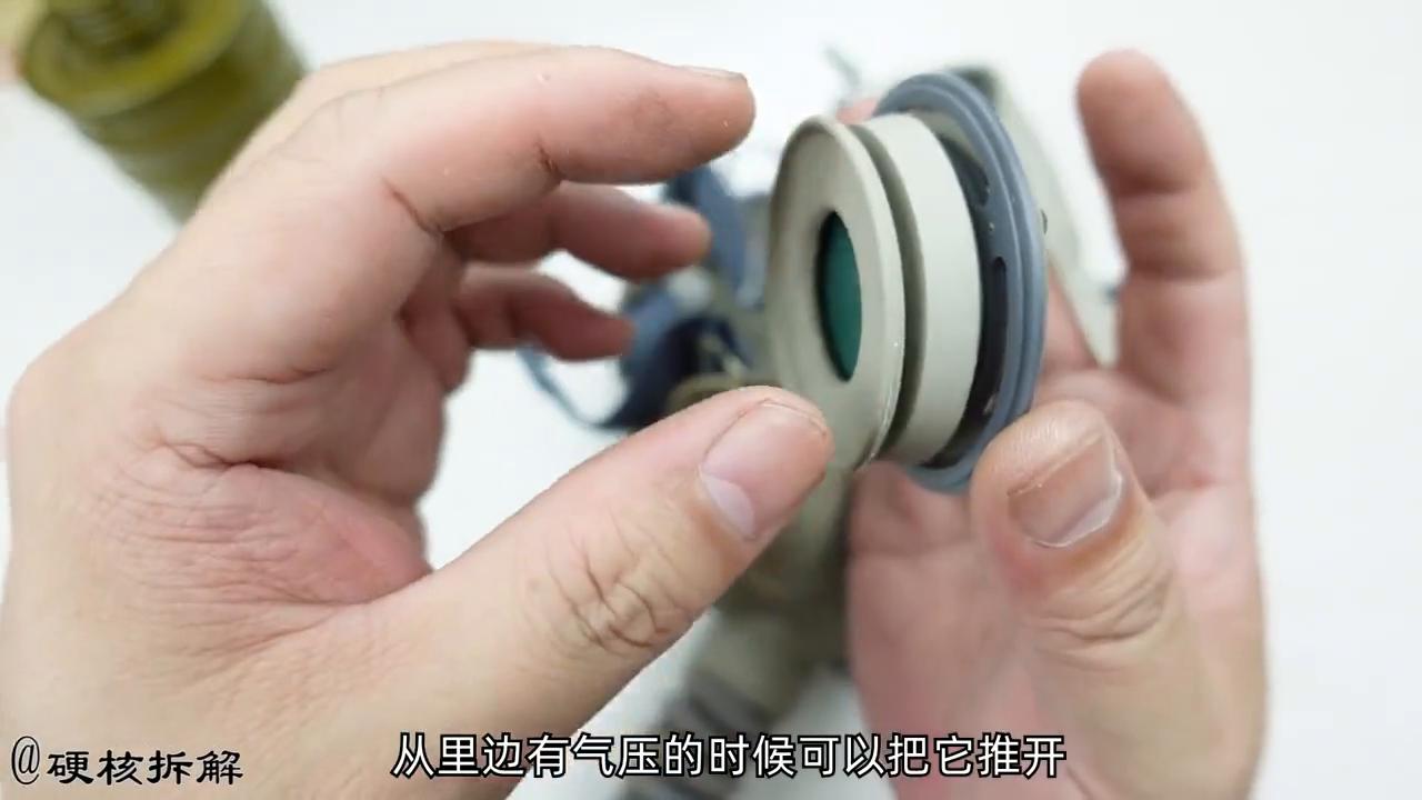 64式防毒面具拆解_防毒面具滤毒罐功能_穿越火线鹿防毒面具