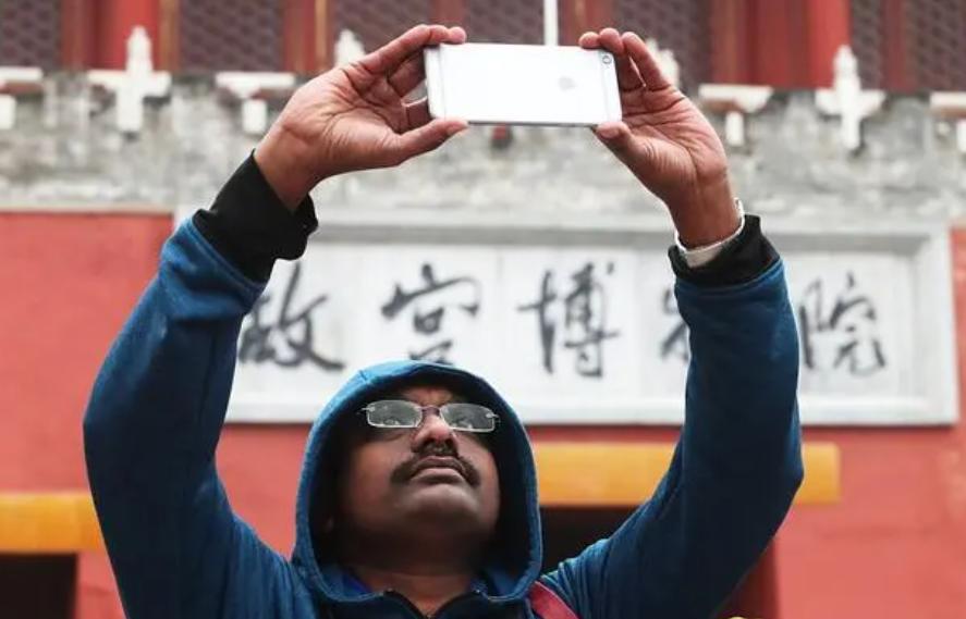 中国地铁站名中英文变化_地铁站去英语化政策_地铁回归设置回中文