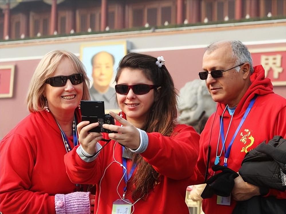 地铁站去英语化政策_地铁回归设置回中文_中国地铁站名中英文变化