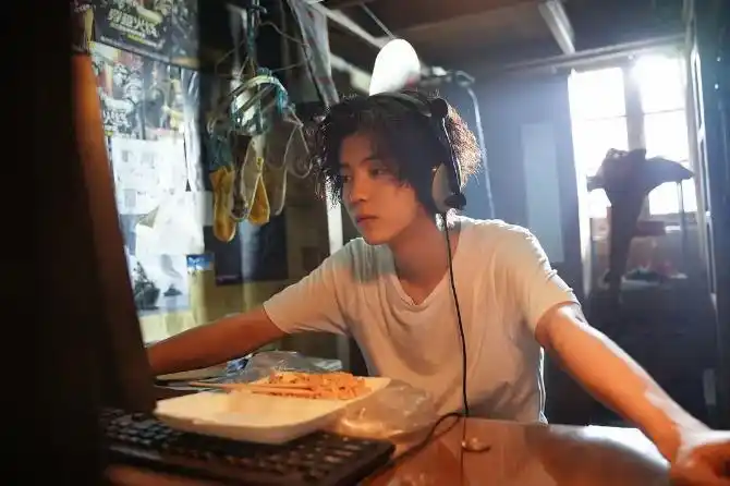 鹿晗吴磊演技分析_穿越火线剧情评价_电视剧穿越火线全部演员表