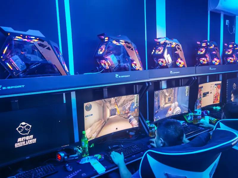 奇怪君穿越火线_穿越火线实时交流_CF战队语音战术