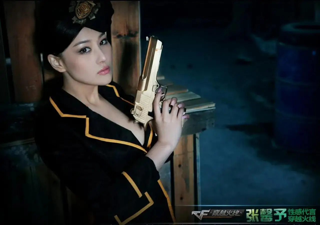 张馨予穿越火线代言丧尸装束_张馨予穿越火线特警形象写真_穿越火线神秘少女图片