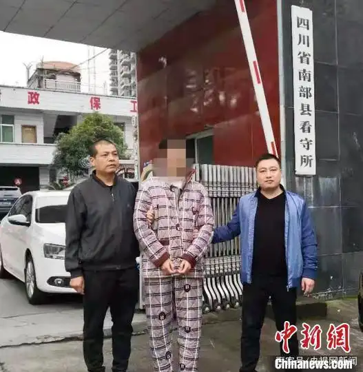穿越火线g外挂_制作销售游戏外挂犯罪团伙_湖北襄阳警方捣毁外挂网站